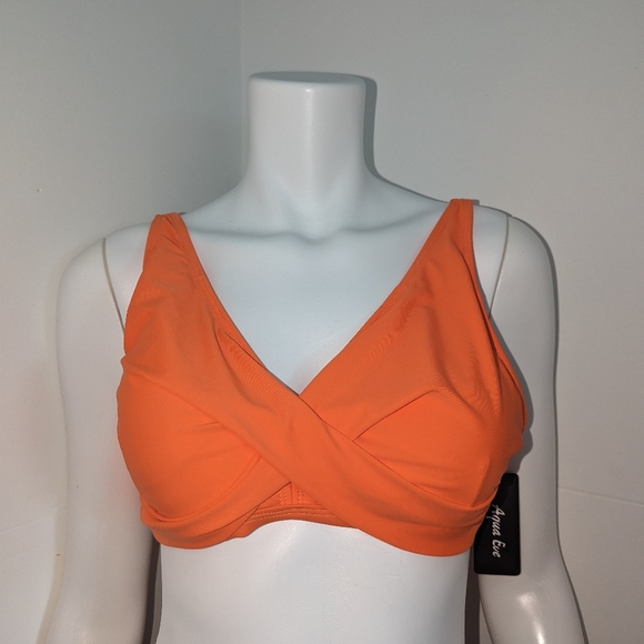 Woman's medium bikini top NWT brand Aqua Eve - Picture 2 of 4